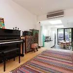 Veeve - Camden Dreams Vr